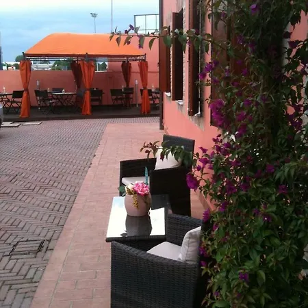 Le Corti Pitstop Hotel