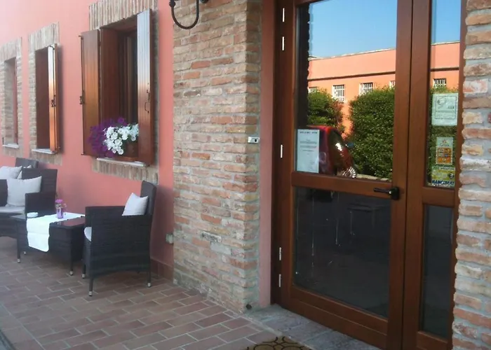 Le Corti Pitstop Otel Ferrara